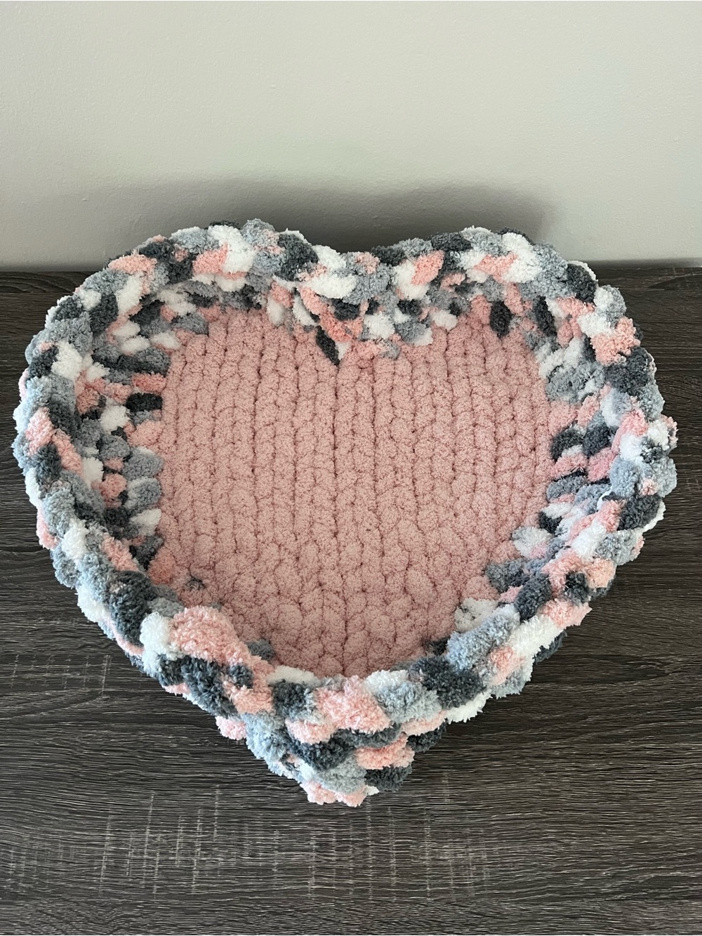 NWOT Handmade Pink Heart Chenille Pet Bed with Multicolor Braided Edge
